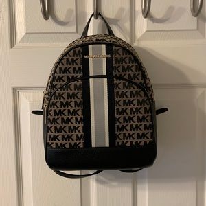 Micheal kors bookbag